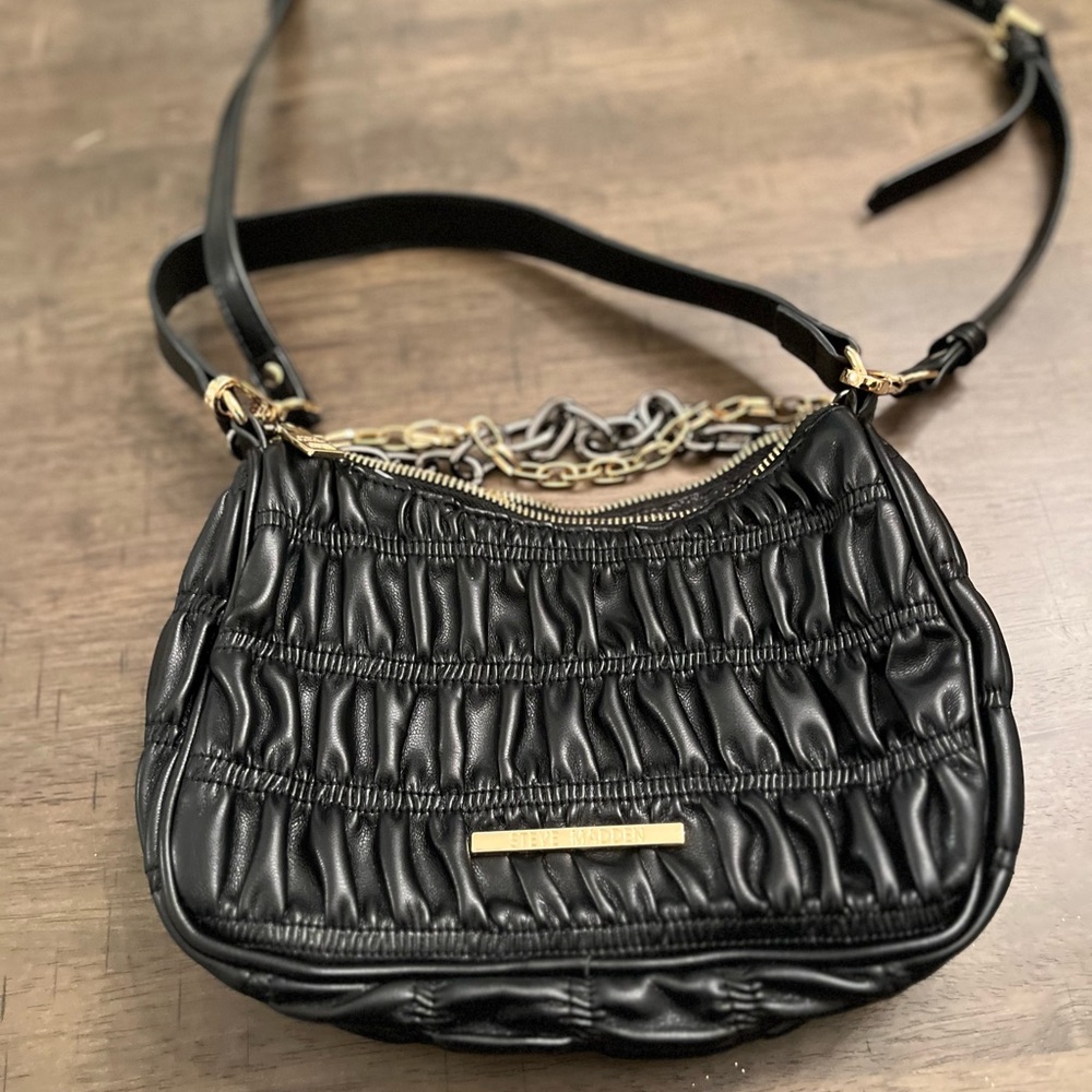 Steve Madden purse and crocs - Picture 3 of 7
